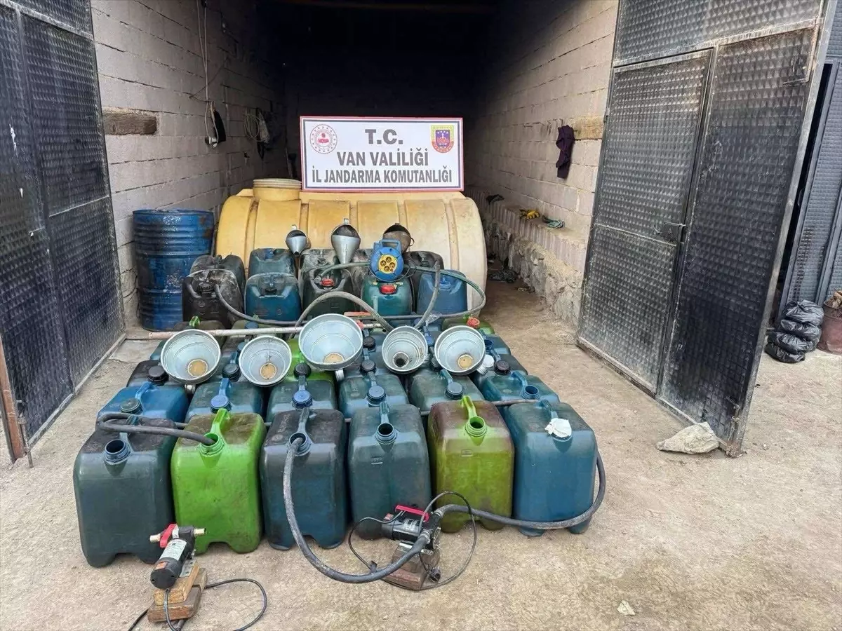 Van\'da Gümrük Kaçağı Akaryakıt Ele Geçirildi