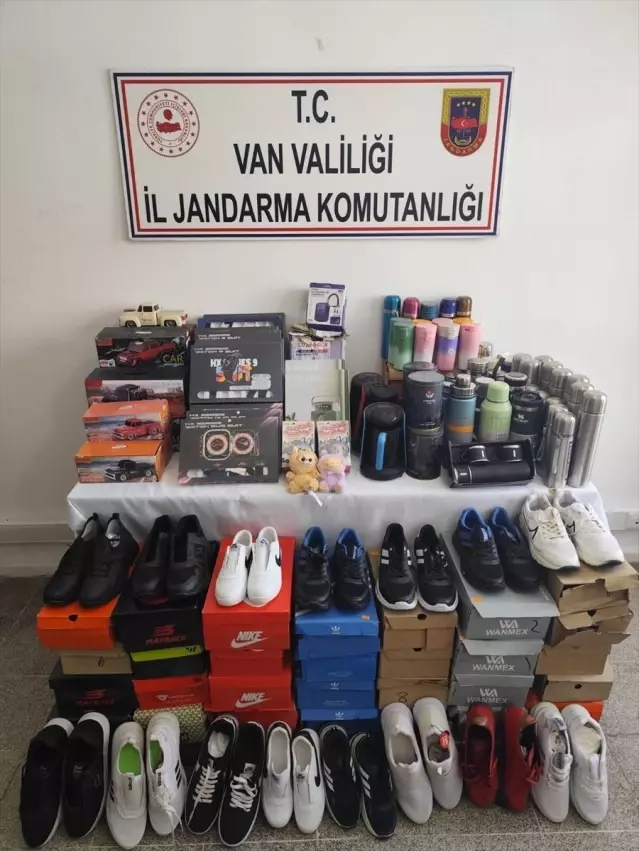 Van’da Gümrük Kaçağı Malzeme Ele Geçirildi