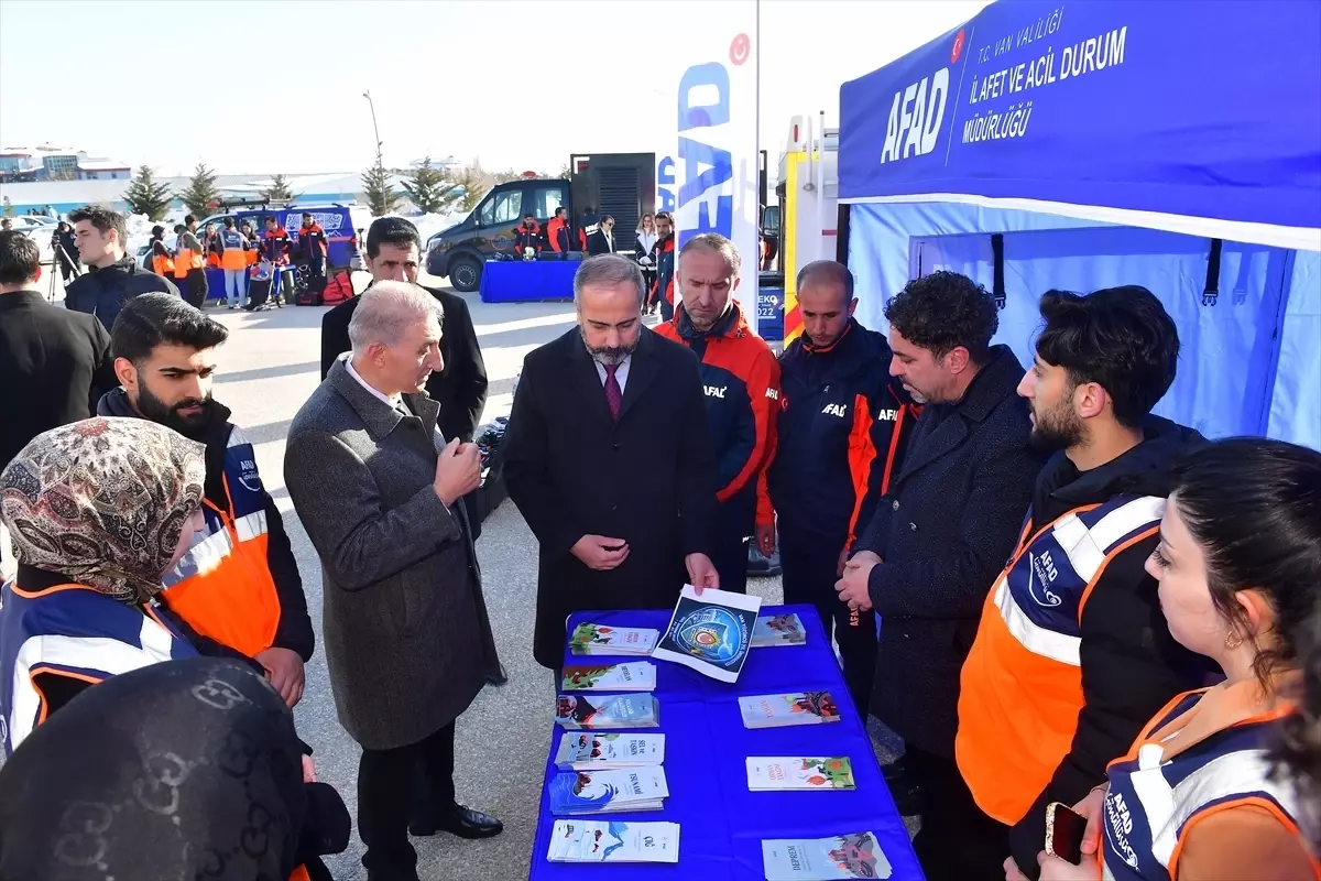 Van\'da üniversite öğrencileri afetlere karşı bilgilendiriliyor