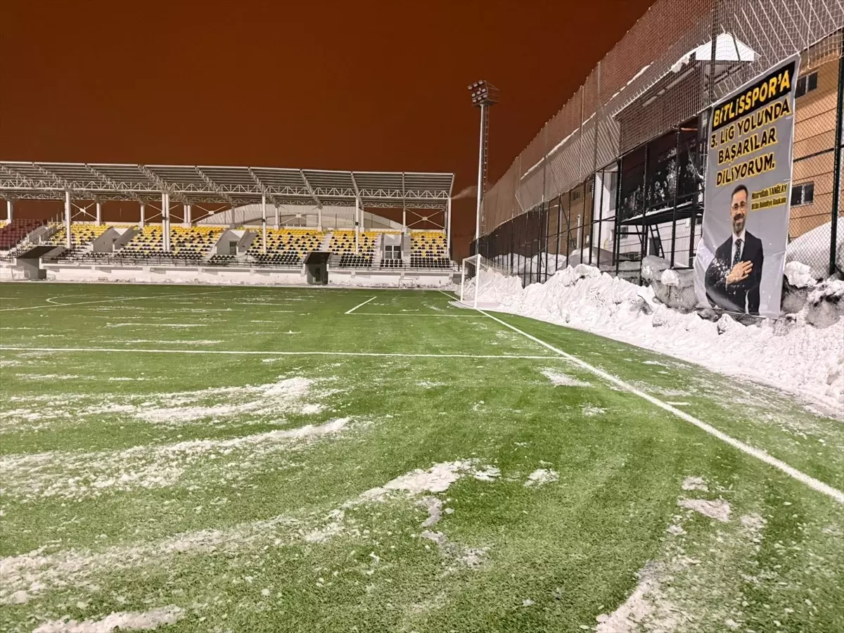 Van ve Bitlis\'te Kar Sebebiyle Ulaşım Sorunları