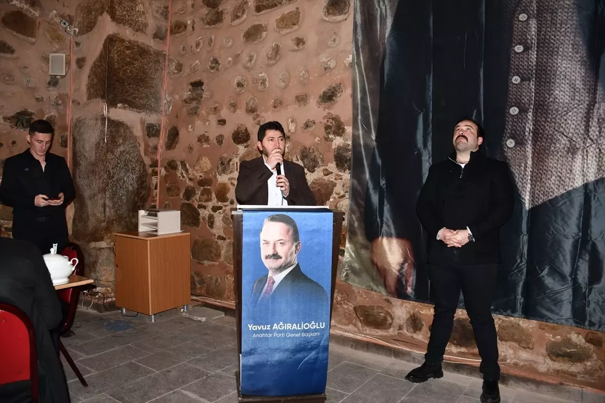 Anahtar Parti\'den Vezirköprü\'de İftar Programı