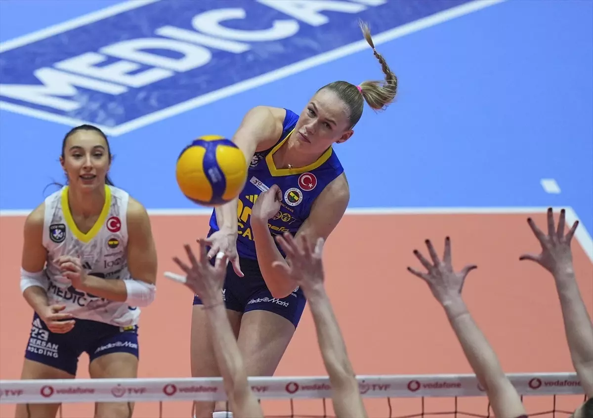 Fenerbahçe, Göztepe\'yi Deplasmanda Yendi