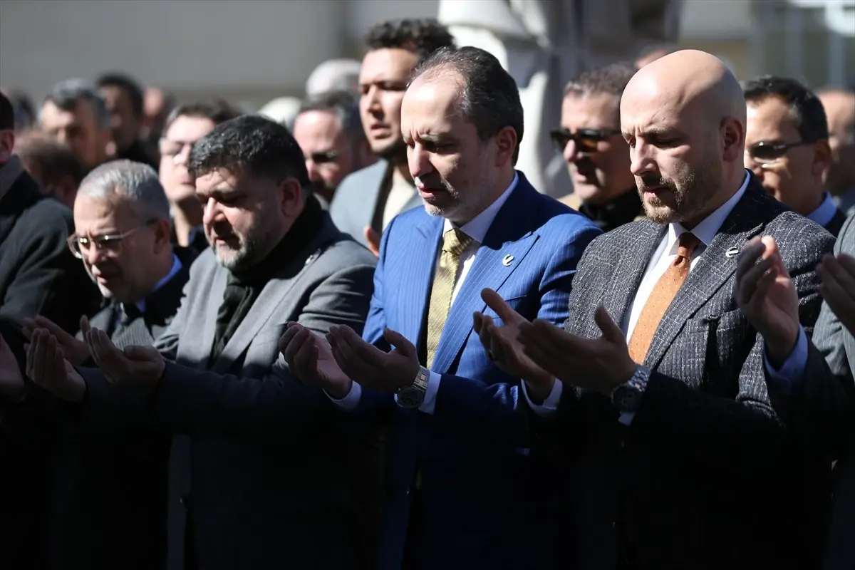 Erbakan, Bayramoğlu\'nun Cenaze Törenine Katıldı