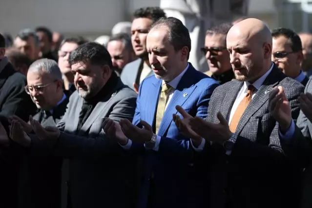 Erbakan, Bayramoğlu’nun Cenaze Törenine Katıldı