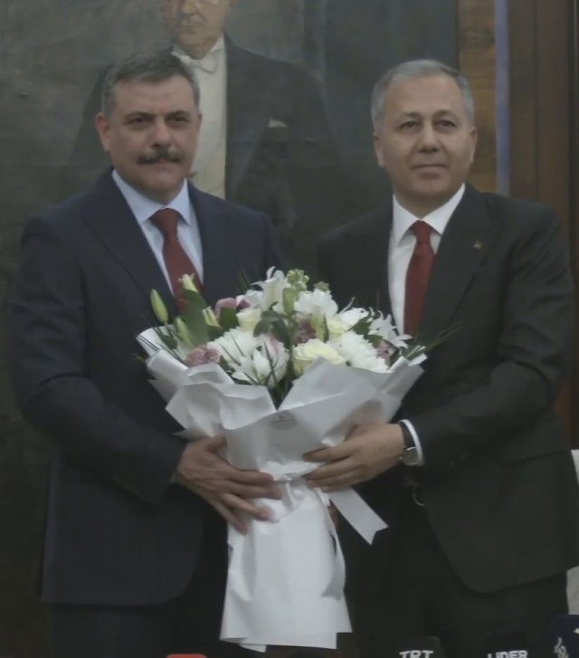 Yerlikaya'dan soru sormak isteyen gazetecilere: Ben artık özgürlüğe gidiyorum