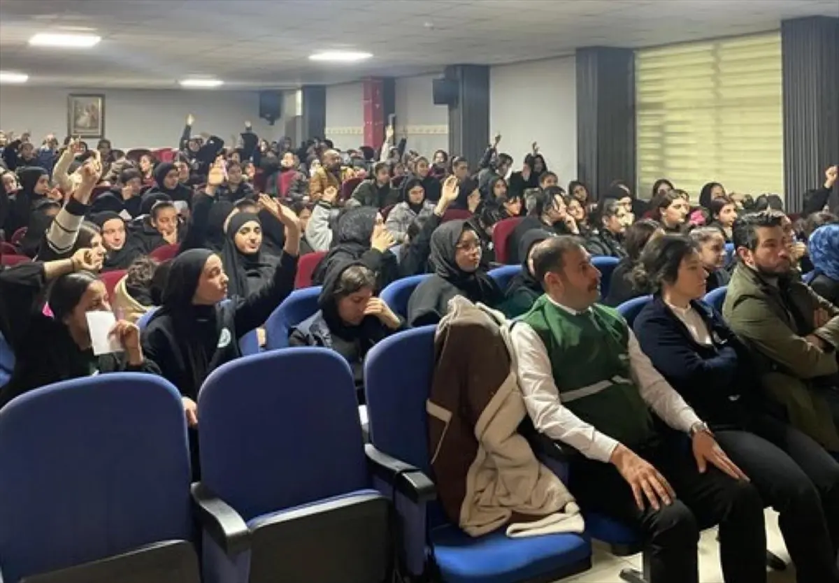 Yeşilay Haftası\'nda Madde Bağımlılığı Eğitimi