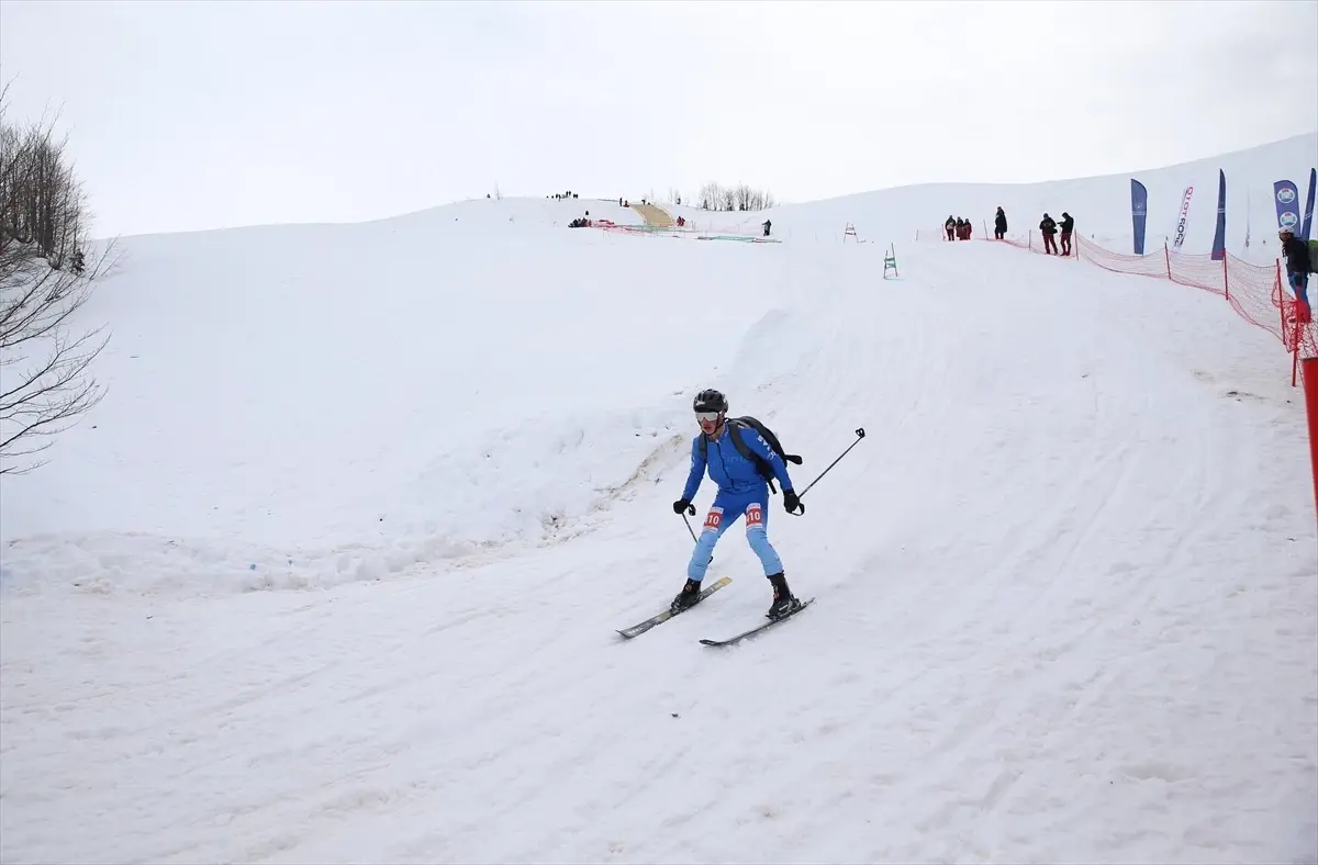 Güneysu\'da Dağ Kayağı Şampiyonası Başladı