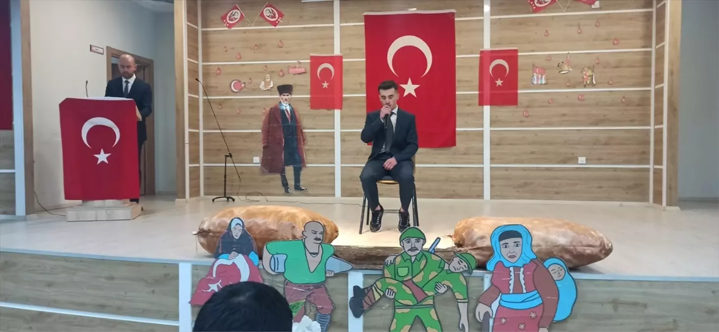 İstiklal Marşı Programı Yeşilyurt\'ta Kutlandı