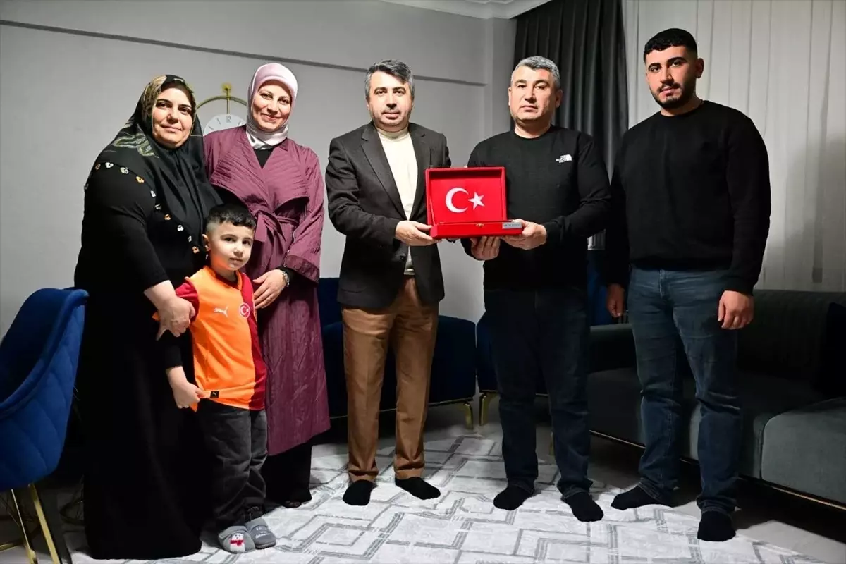 Yıldırım Belediye Başkanı Yılmaz, şehit Samet Çaldır\'ın ailesiyle iftar yaptı
