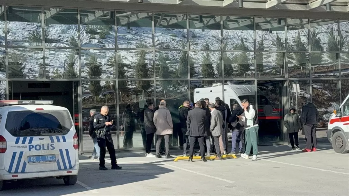 Okul müdürüne saldırı! Kardeşini uyardığı için darbetti