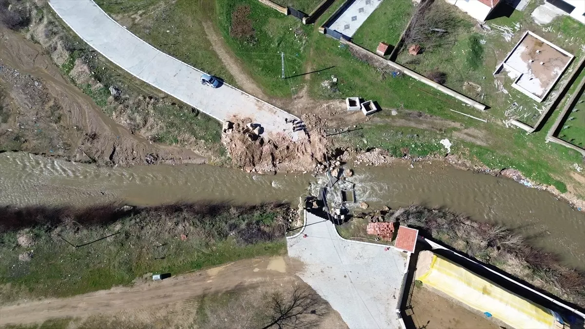 Saraykent\'te Sel Sonrası Köprü Yıkıldı