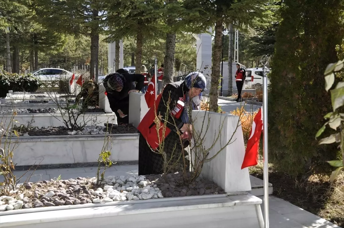 Yozgat\'ta şehitlikte bakım, onarım ve temizlik çalışması yapıldı