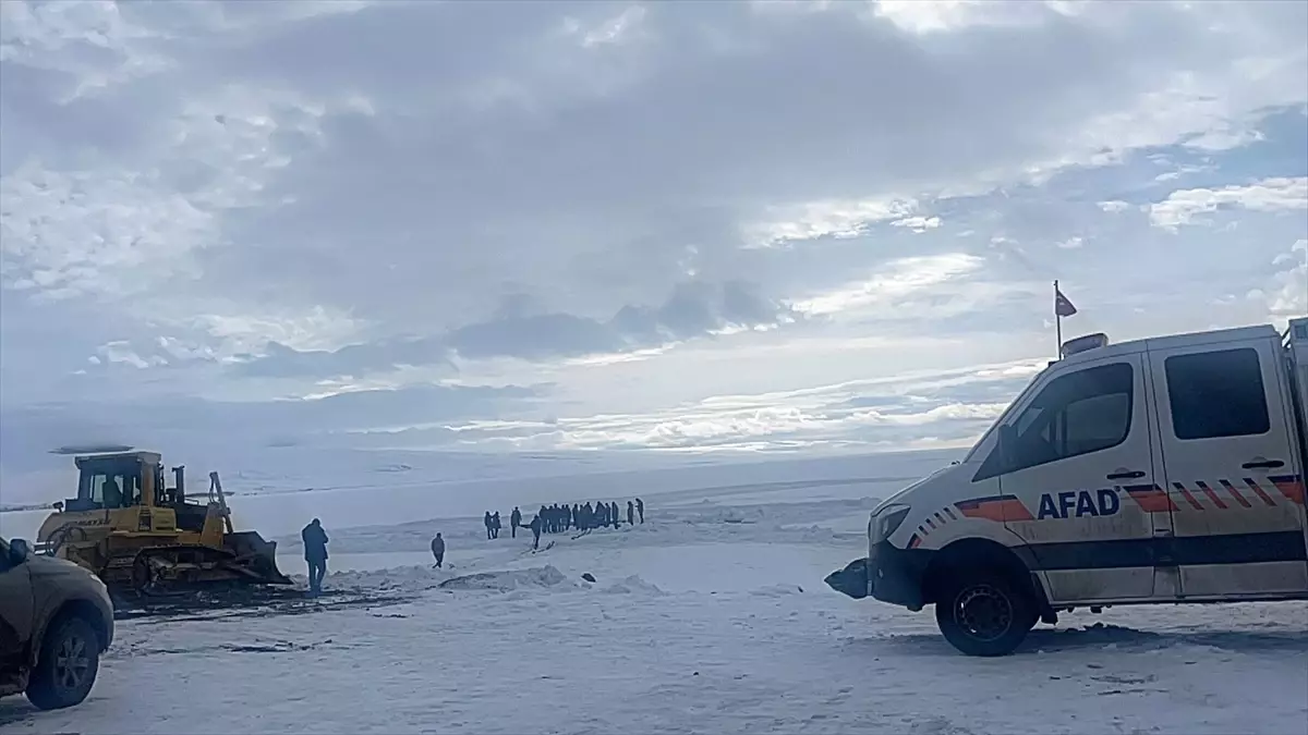 Çıldır Gölü\'nde Battı, Çıkarıldı