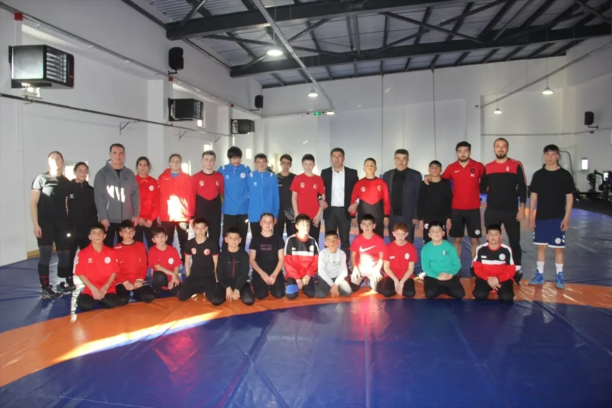 Zara\'da Sporculara Destek Ziyareti