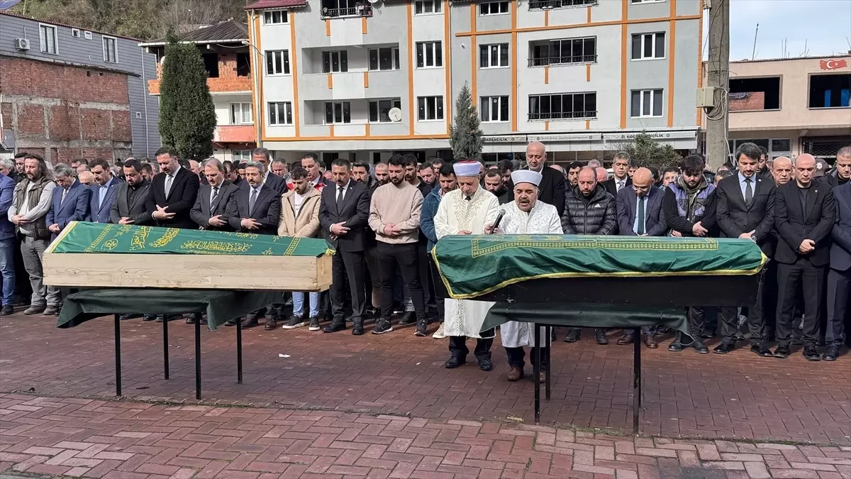 Zonguldak\'ta Maden Göçüğü: 2 Ölü, 1 Yaralı