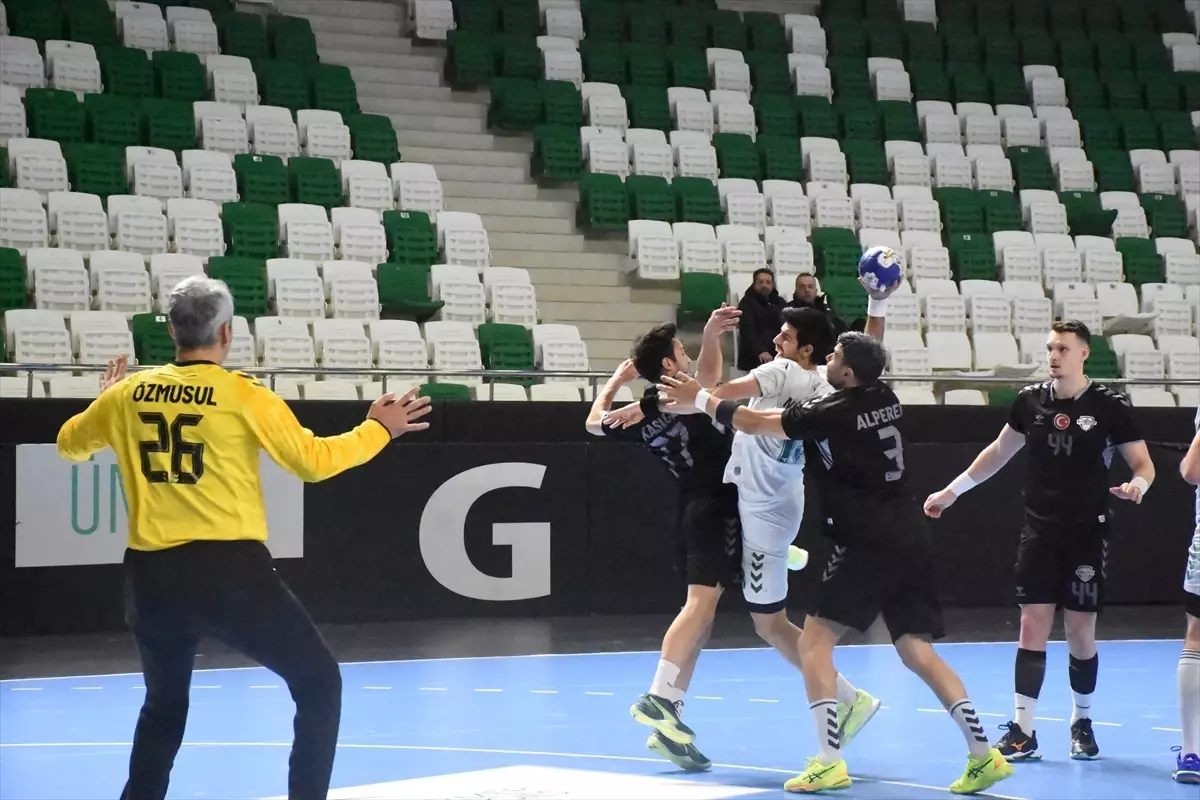 Zonguldak\'ta Kadın Polislerden 8 Mart Kutlaması