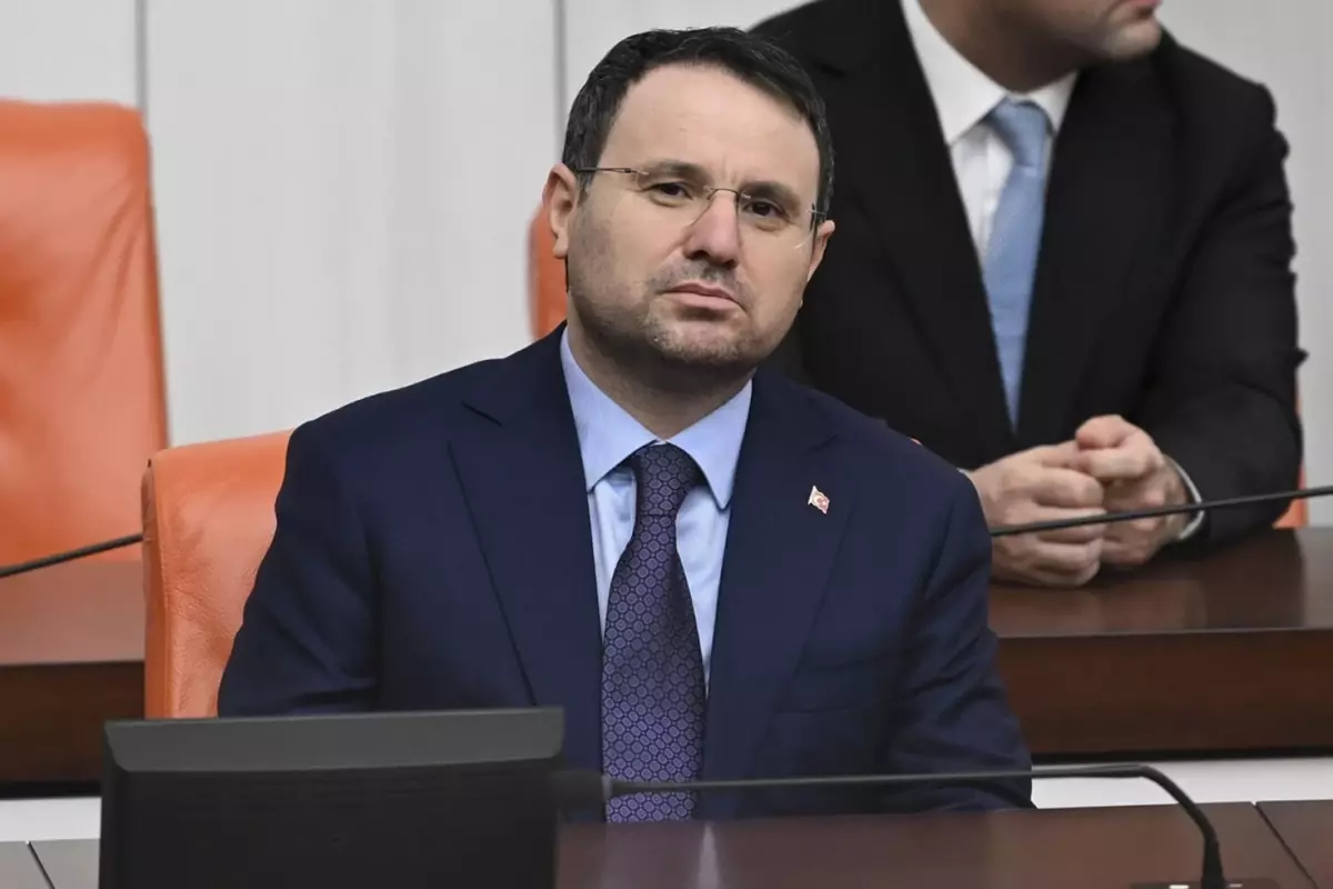 Adalet Bakanı Akın Gürlek\'ten yargı mensuplarına ilk mesaj: Yargılamalar daha kısa sürede bitmeli