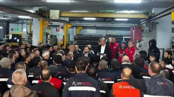 Bu fabrikadaki maaşlar dudak uçuklatır! İşçiler bayram etti