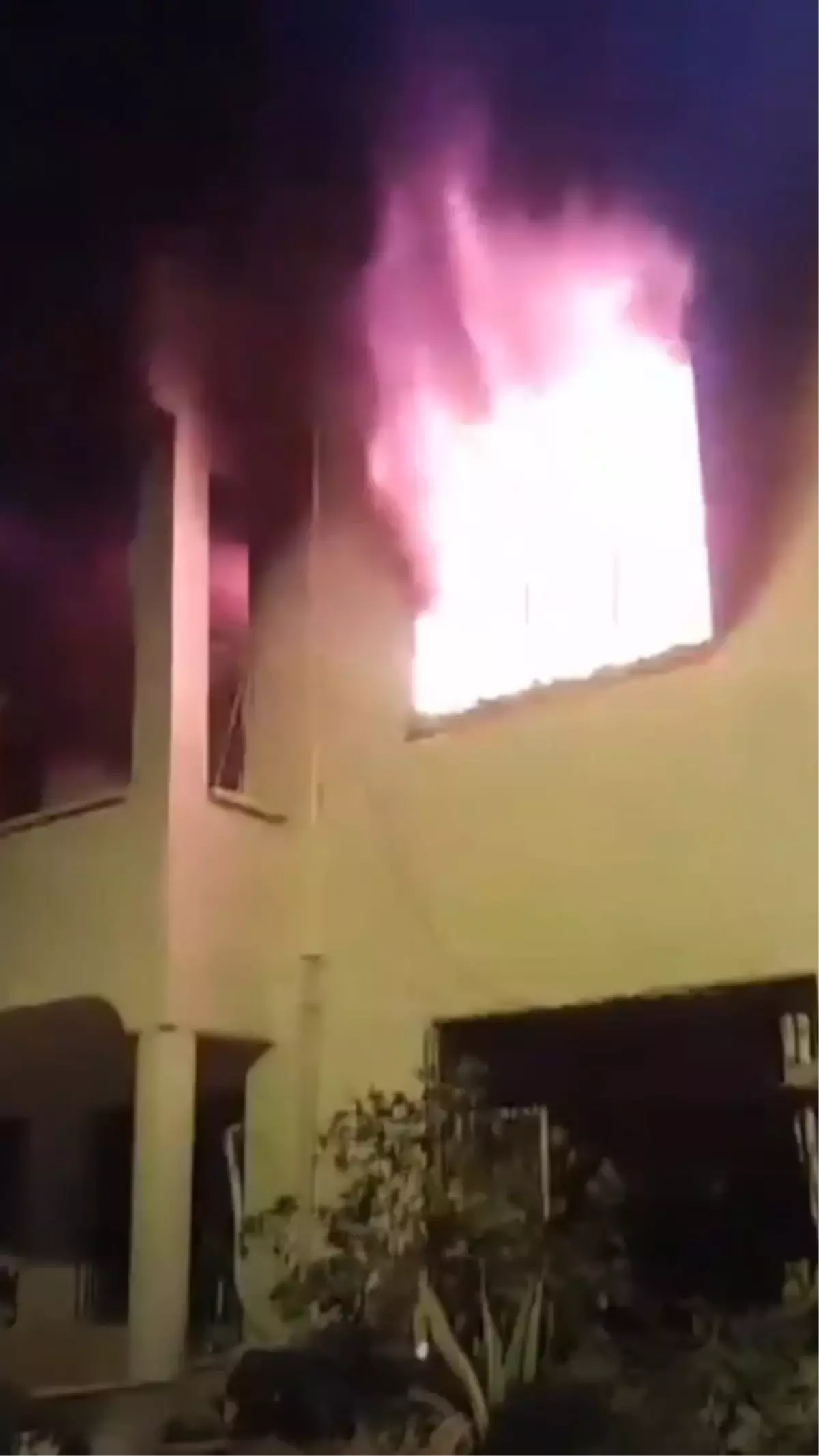 Samandağ\'da Yangın Paniği