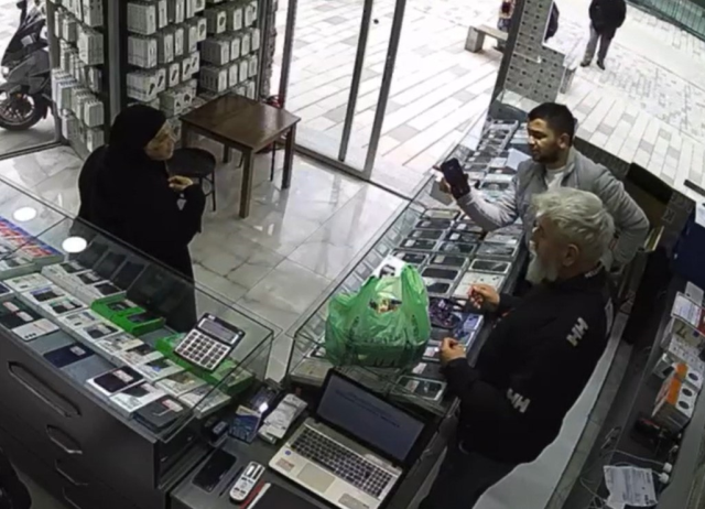 Herkes yüzü dövmeli kadını konuşuyor! İddiaların odağındaki gençten yanıt geldi