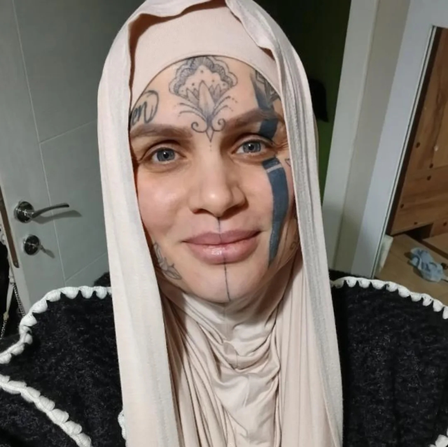 Herkes yüzü dövmeli kadını konuşuyor! İddiaların odağındaki gençten yanıt geldi