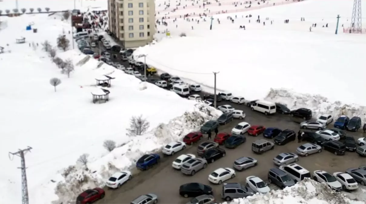 El-Aman Hanı Kayak Merkezi\'nde Yoğunluk