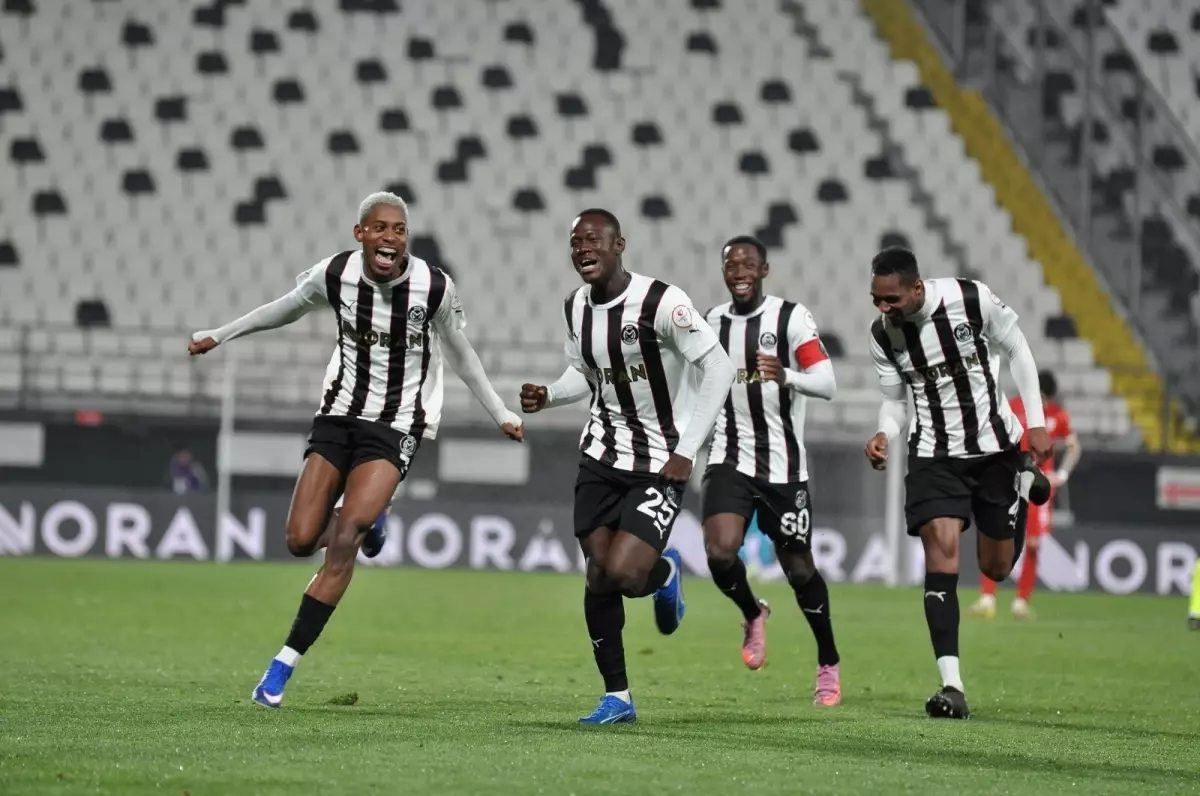 Manisa FK, Esenler Erokspor ile Zorlu Kapışmada