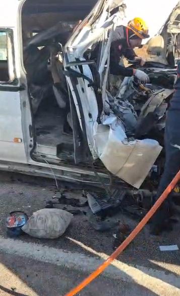 Öğrenci servisi tıra arkadan çarptı! Ölü ve yaralılar var