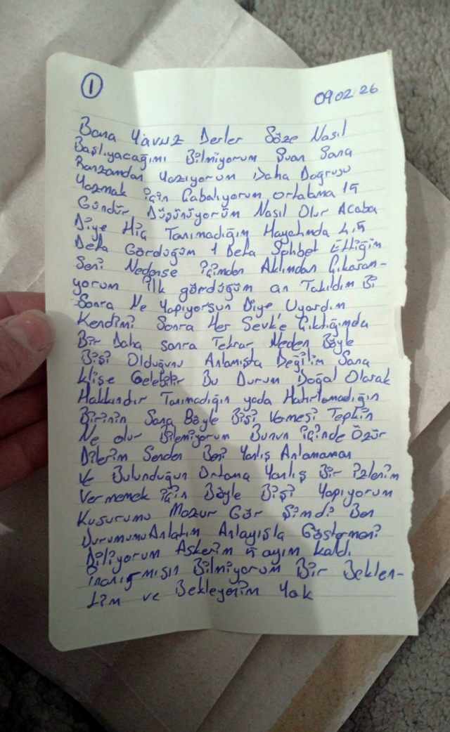 Zincir markette çalışan genç kız, kendisine aşık olan askerin mektubunu paylaştı