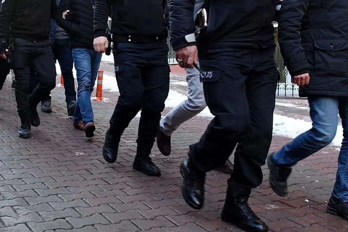11 ilde operasyon! 94 bakanlık çalışanı gözaltında