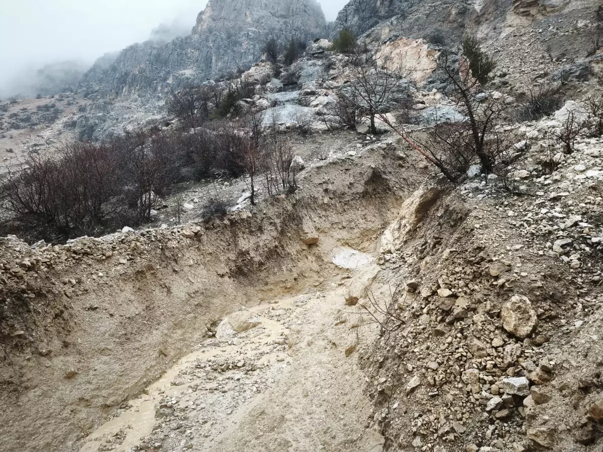 Tut\'ta Heyelan, İki Ev Tahliye Edildi