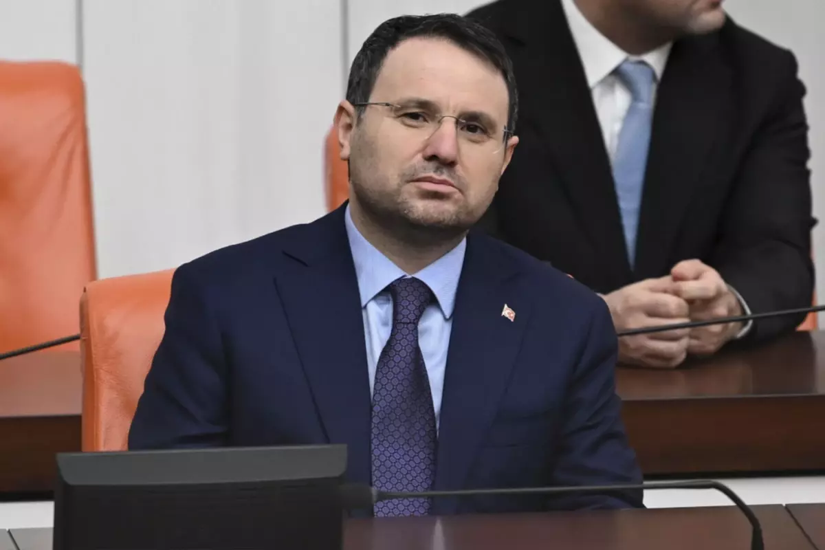 Bakan Gürlek: Benim kapım herkese, her siyasi partiye açık