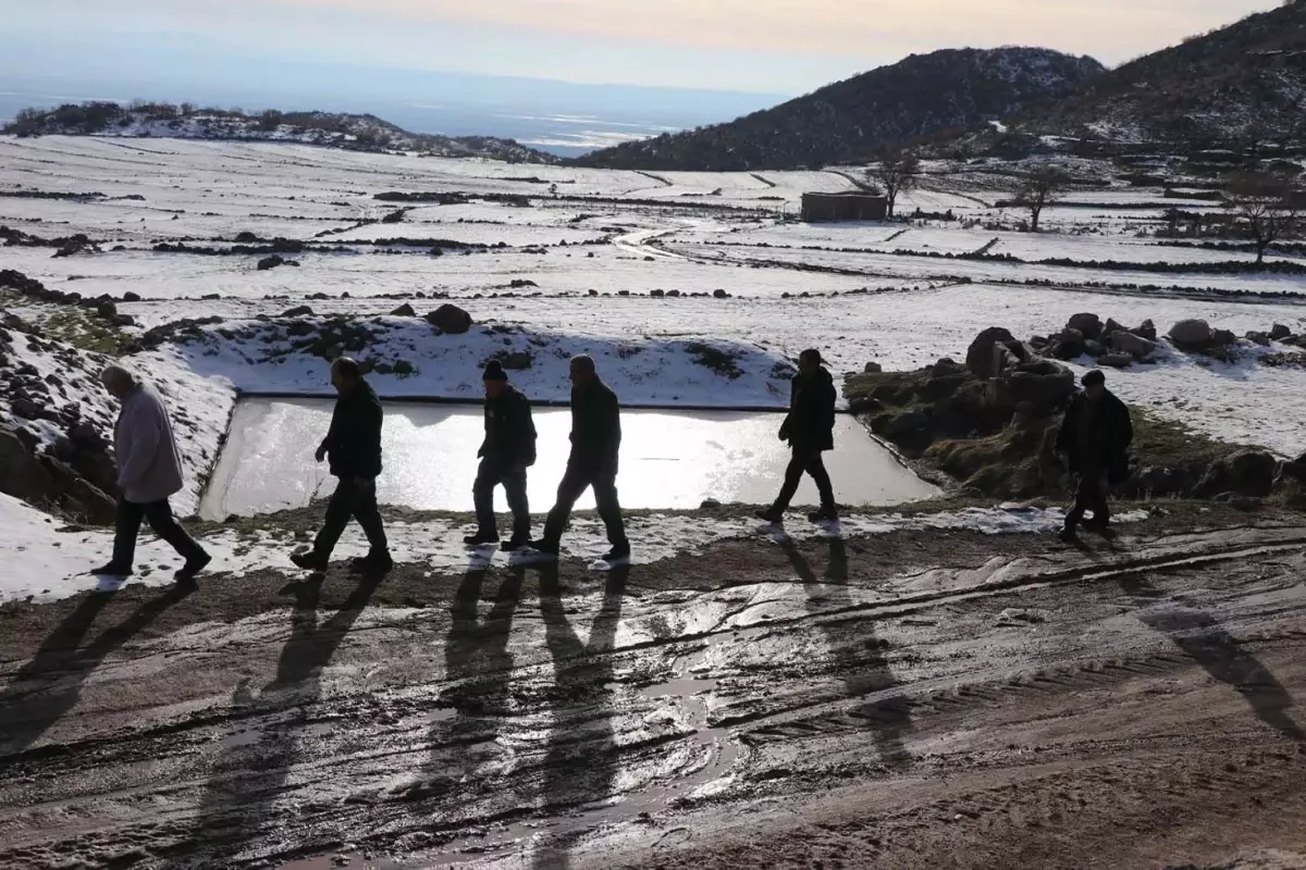 37 yıl sonra köylerine geri döndüler, gördükleri karşısında kahroldular
