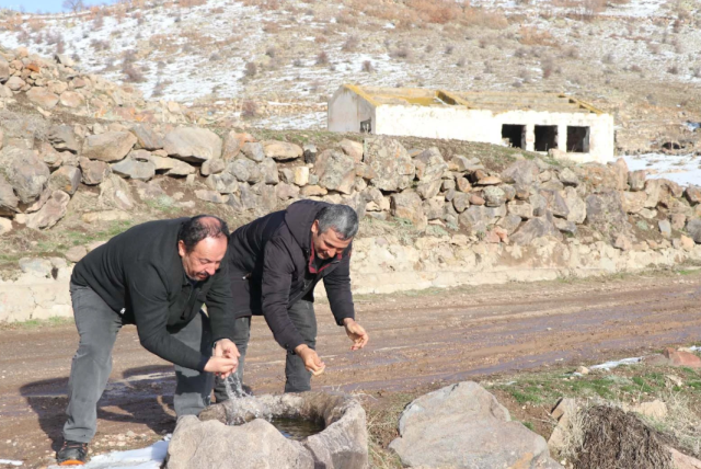 Erciyes'in eteklerinde heyelan riski nedeniyle taşınan mahalledeki bin yıllık 'Roma havuzu' tahrip edildi