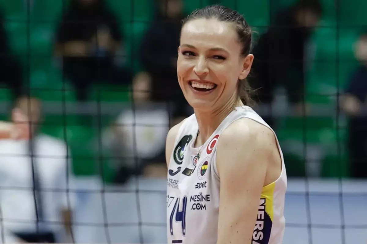 Fenerbahçe\'de Eda Erdem ile tarihi imza atıldı