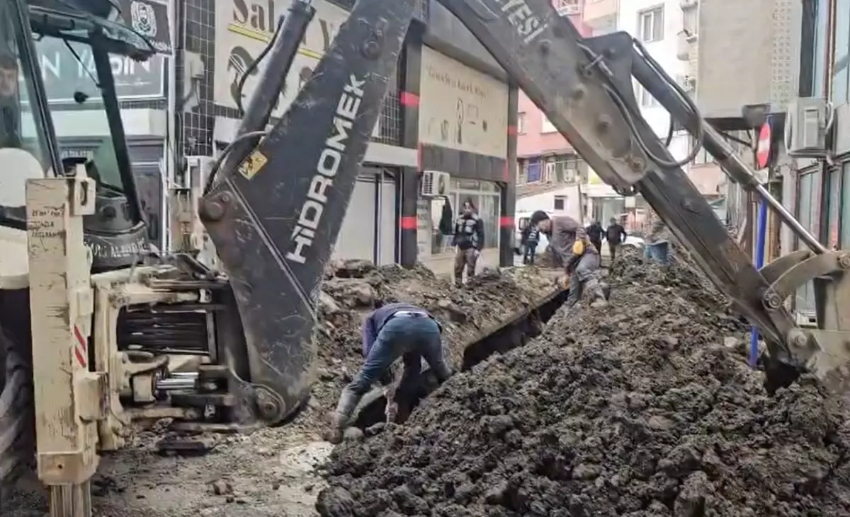 Tokat\'ta Göçükte Kalan İşçi Kurtarıldı