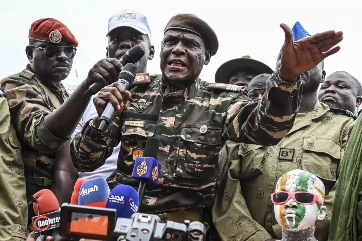 Nijer\'den gündem yaratan mesaj: Fransa ile savaşa gireceğiz