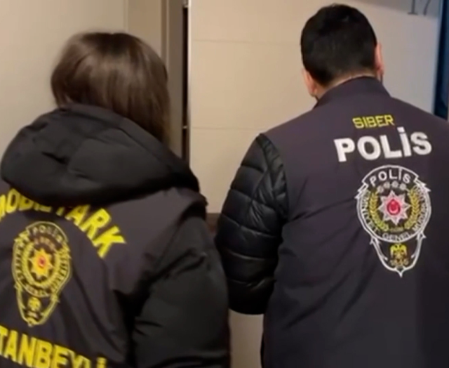 Onlyfans sapkınları evlerinden tek tek böyle alındı Onlyfans sapkınları evlerinden tek tek böyle alındı