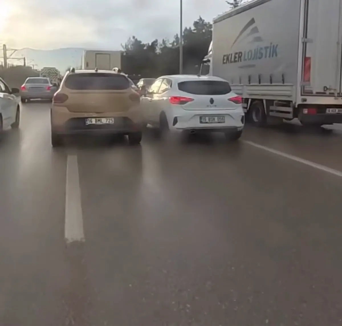 Bursa\'da Şerit Kavgası