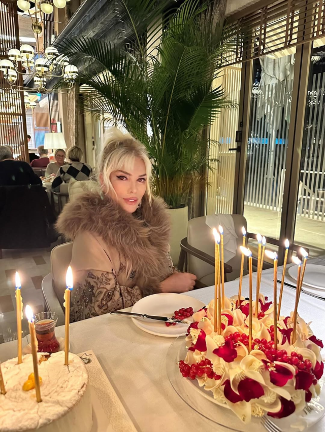 Süper Star Ajda, 80. yaşını kutladı