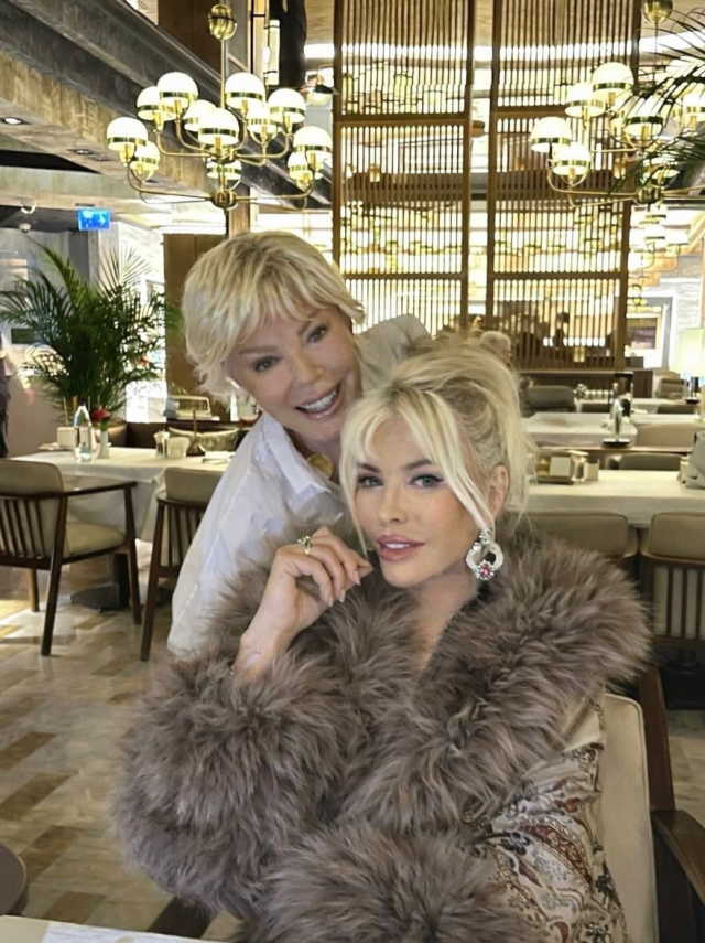 Süper Star Ajda, 80. yaşını kutladı