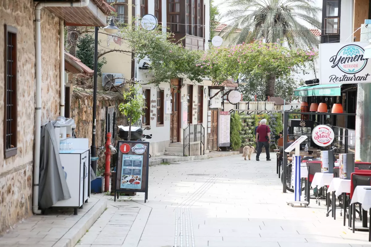 Antalya\'da 5 Yıldızlı Otel Krizi