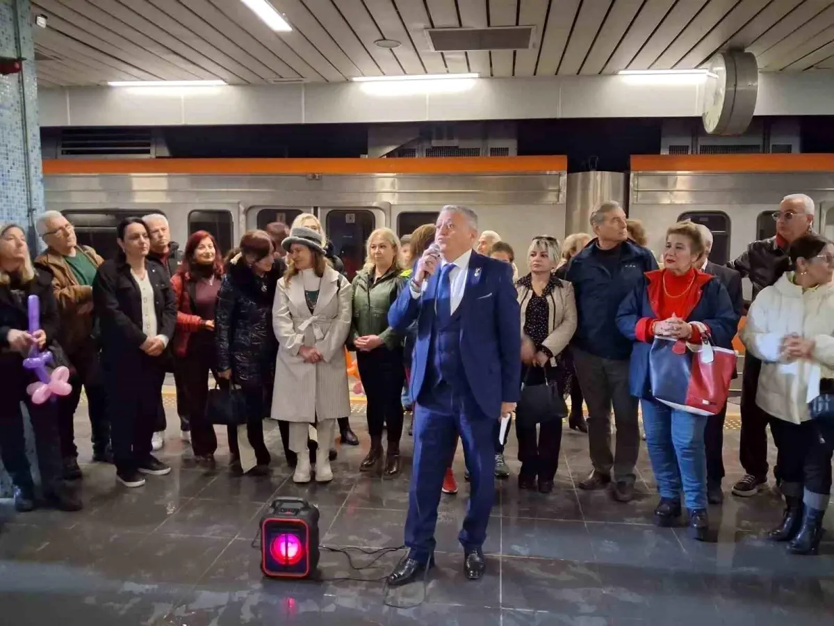 Adana\'da Yazar ve Şairler Metroda Buluştu