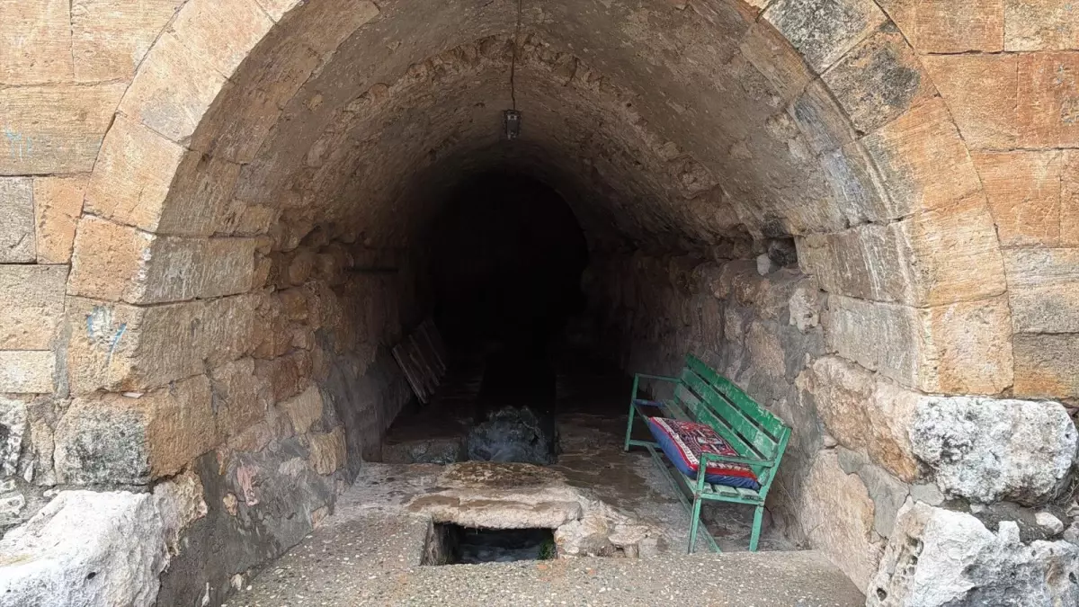 380 yıllık camide tarihi an! Birden canlandı, köylüler sevinçten dört köşe oldu