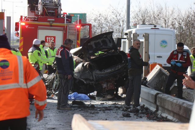 Alev topuna dönen araç gence mezar oldu! Acı haberi alan yakınları sinir krizi geçirdi