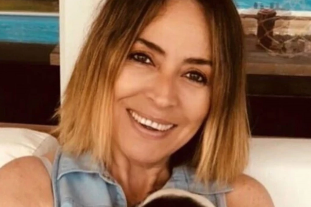 Annesi vefat etmişti: Akın Akınözü'nden duygulandıran Sevgililer Günü paylaşımı