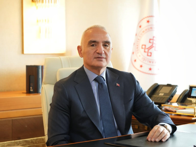 Bakan Ersoy açıkladı: Türk sinemasına 57,8 milyon TL'lik destek Bakan Ersoy açıkladı: Türk sinemasına 57,8 milyon TL'lik destek