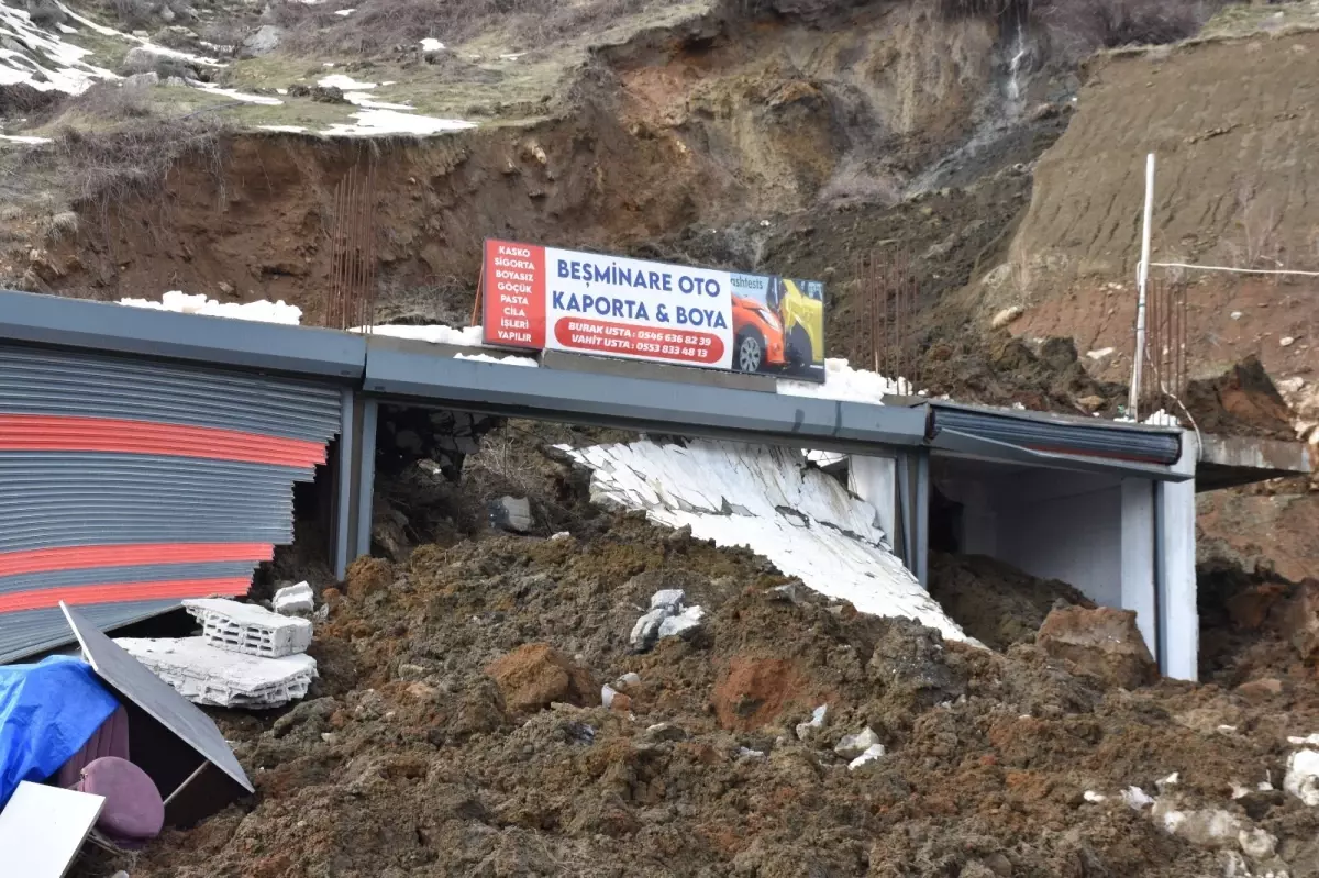 Bitlis\'te Toprak Kayması: Olası Felaket Önlenmiş Olacak