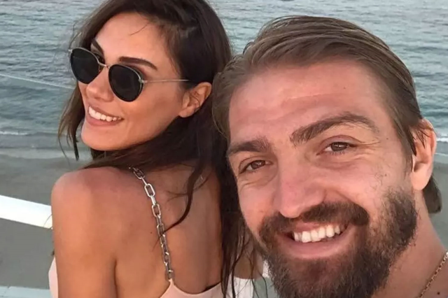 Caner Erkin, eşi Şükran Ovalı ile ilk karşılaşmasını anlattı Caner Erkin, eşi Şükran Ovalı ile ilk karşılaşmasını anlattı