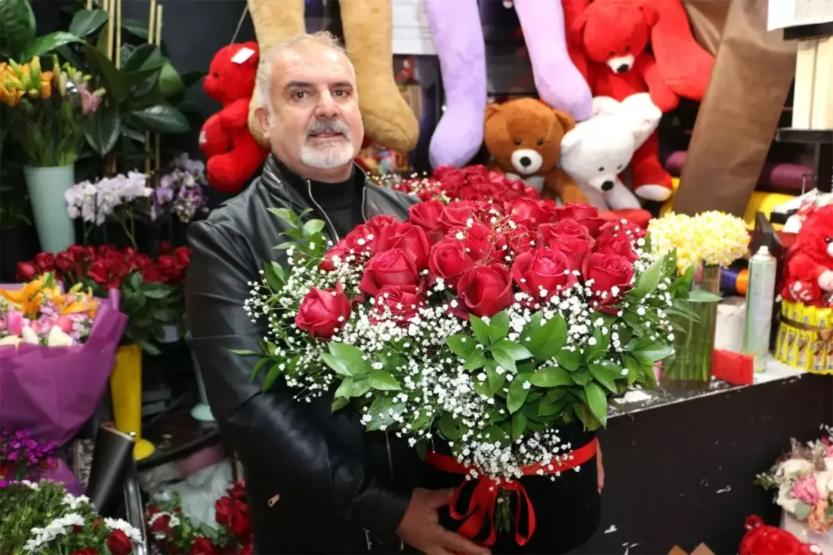 Çiçekçilerde 14 Şubat mesaisi! Bir buket 7 bin TL!